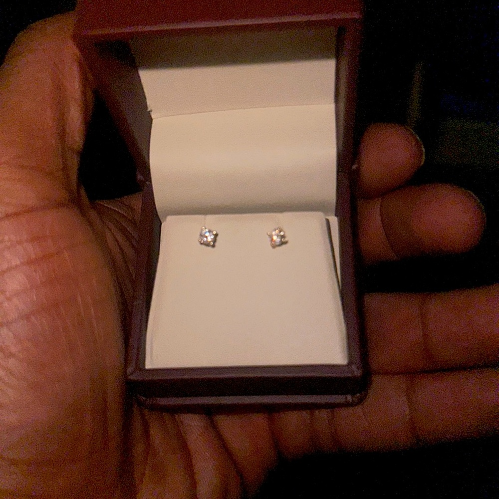 2ct solitaire natural Diamond stud earring